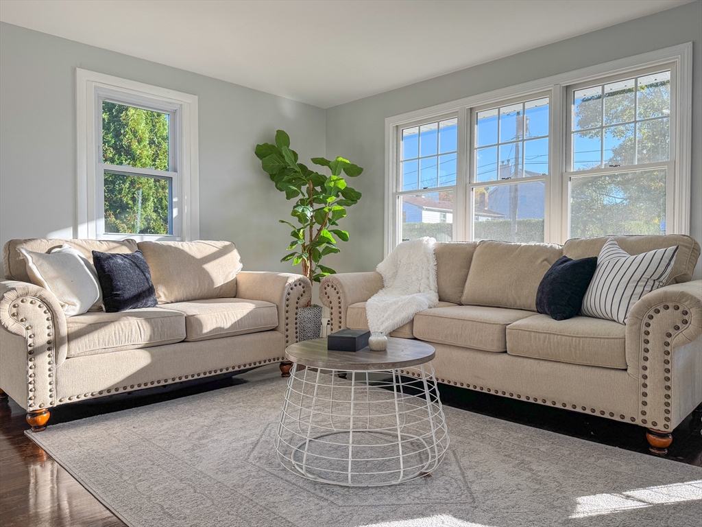19 Richard Road Swansea, MA 02777 - Photo 7 of 30 Gallery Image 7