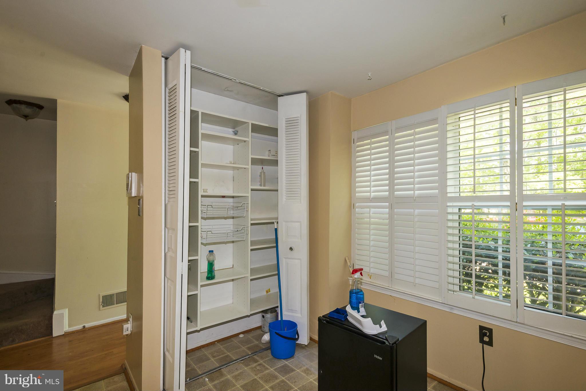 8325 Snowden Oaks Place Laurel, MD 20708 - Photo 4 of 22 Kitchen