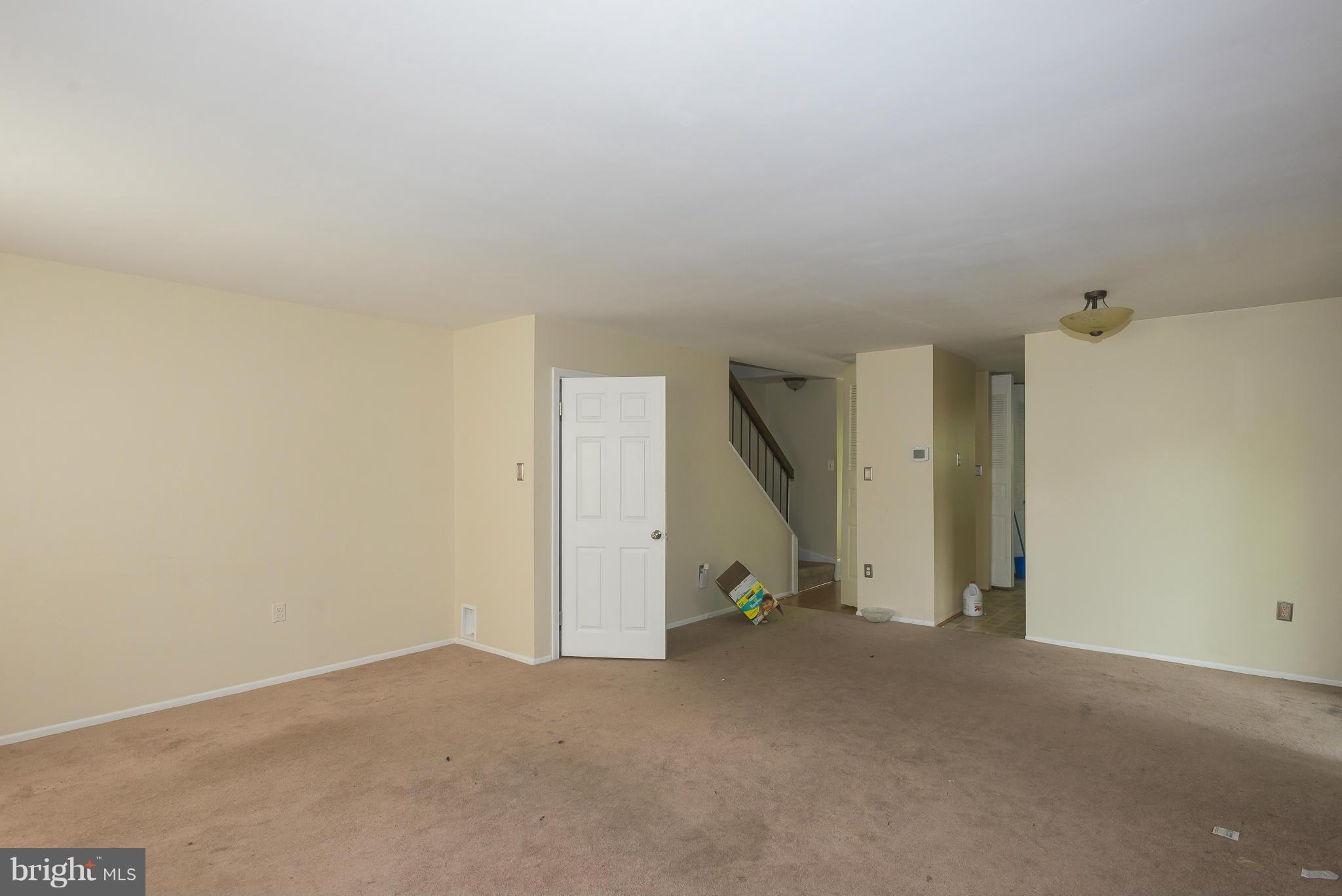 8325 Snowden Oaks Place Laurel, MD 20708 - Photo 6 of 22 Living Room