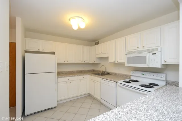 $2,100 | 211 East Ohio Street, Unit 804, Chicago, IL 60611