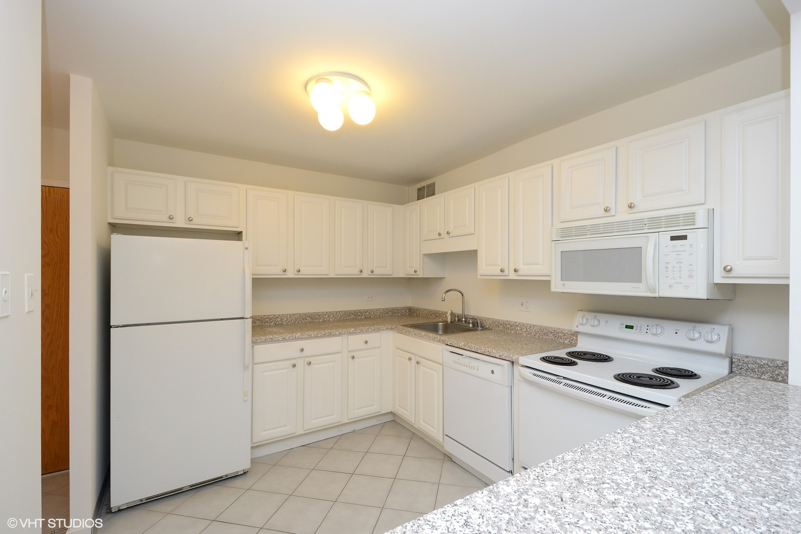 211 East Ohio Street, Unit 804 Chicago, IL 60611 - Photo 4 of 19