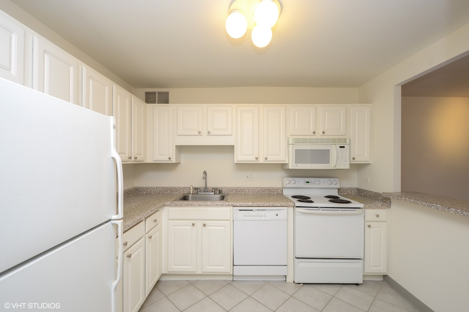 211 East Ohio Street, Unit 804 Chicago, IL 60611 - Photo 5 of 19