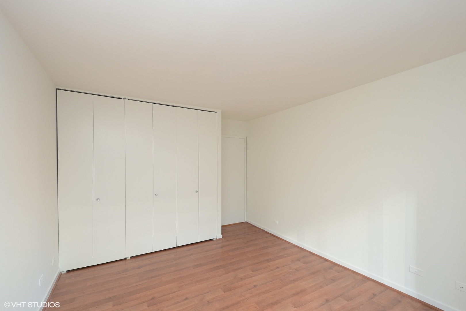 211 East Ohio Street, Unit 804 Chicago, IL 60611 - Photo 8 of 19