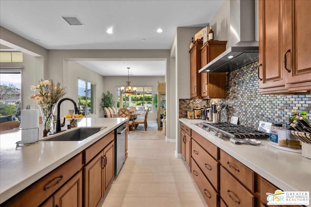 81 Claret Road Rancho Mirage, CA 92270 - Photo 3 of 38