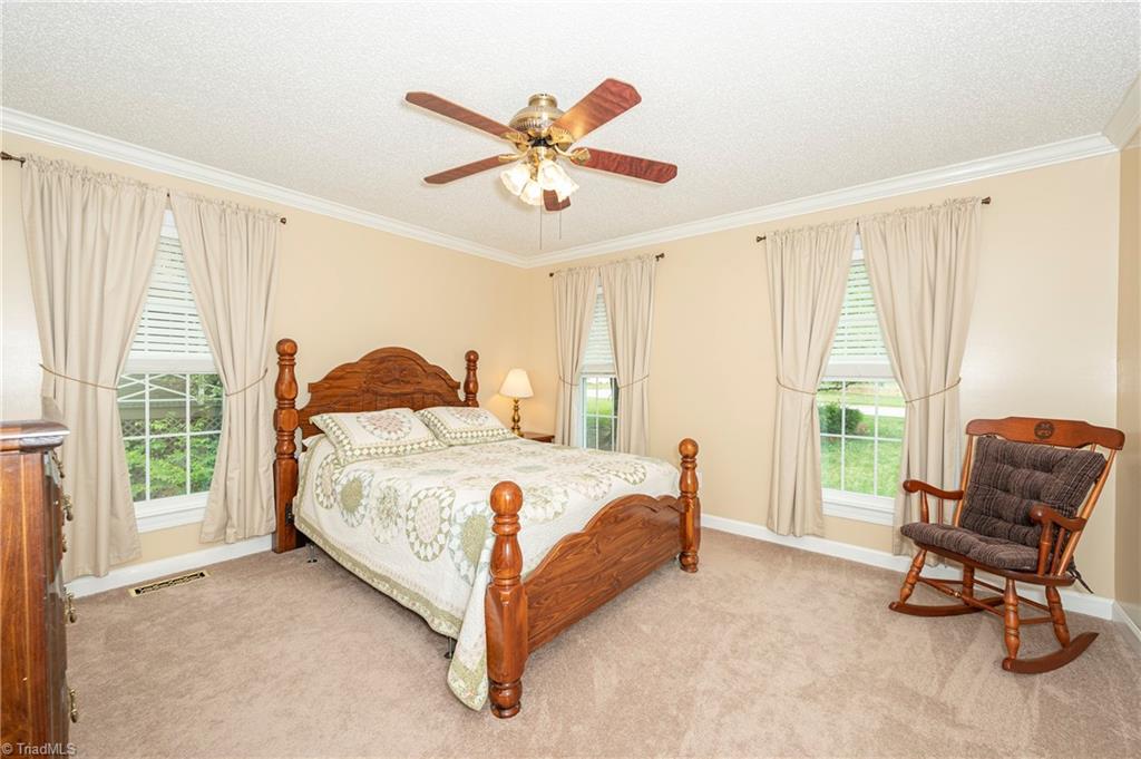 3841 Sandlewood Road High Point, NC 27265 - Photo 21 of 50 Gallery Image 21
