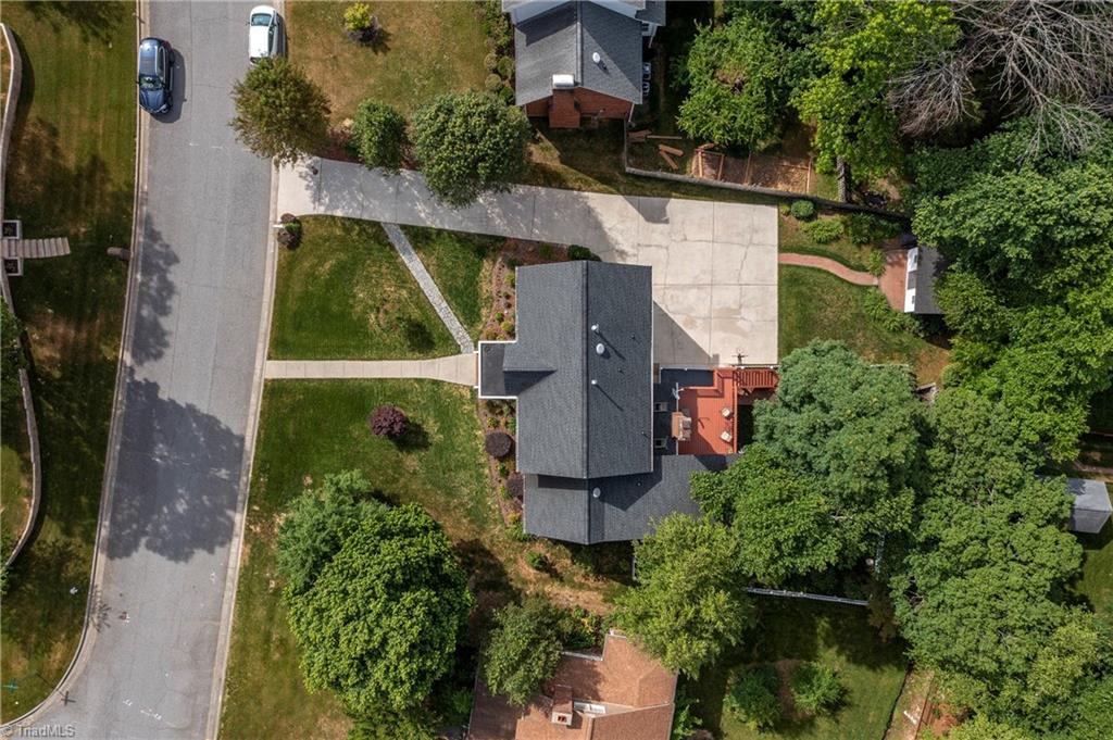3841 Sandlewood Road High Point, NC 27265 - Photo 4 of 50 Gallery Image 4