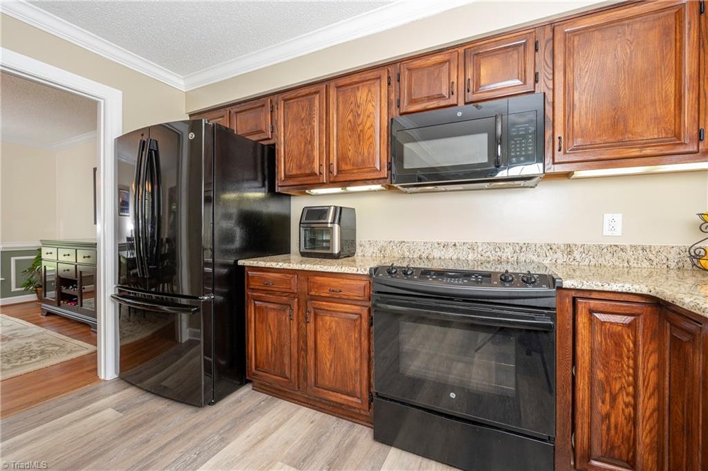 3841 Sandlewood Road High Point, NC 27265 - Photo 10 of 50 Gallery Image 10