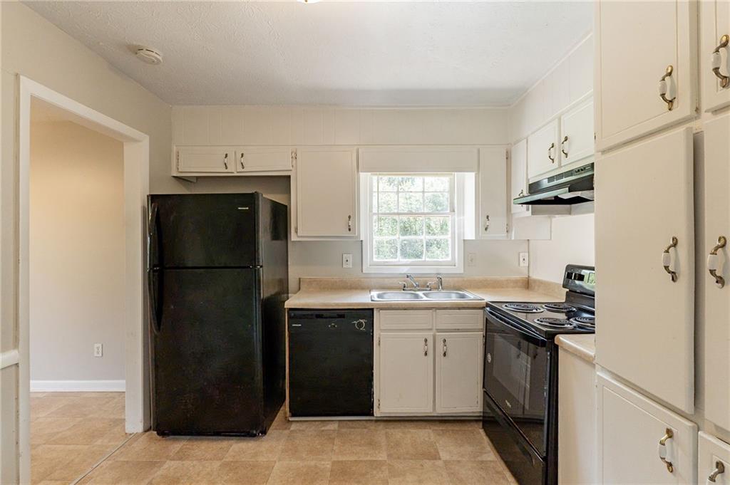 2877 Kensington Way Rex, GA 30273 - Photo 7 of 30