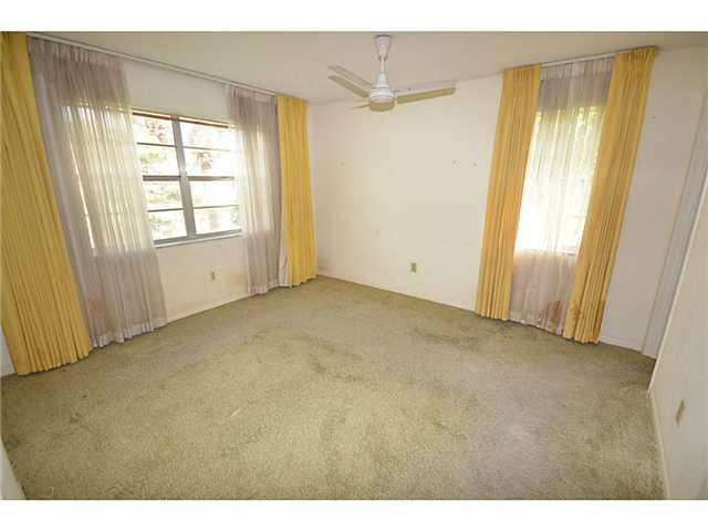 1995 Southwest Palm City Road, Unit J Stuart, FL 34994 - Photo 8 of 14 Gallery Image 8