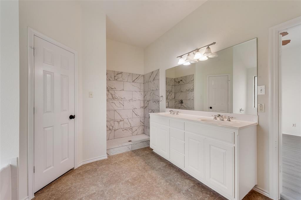14316 Rising Spring Road Haslet, TX 76052 - Photo 21 of 31 Primary bathroom
