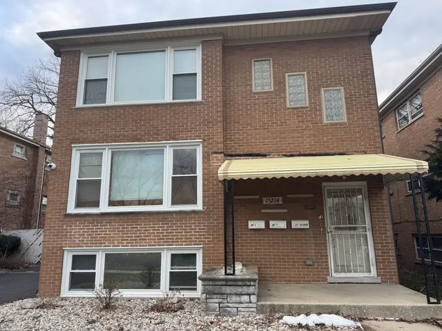 $2,300 | 15214 Woodlawn Avenue, Unit 1, Dolton, IL 60419