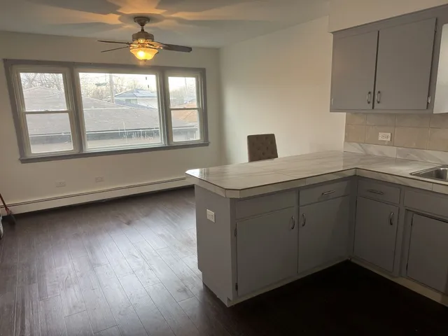 $2,300 | 15214 Woodlawn Avenue, Unit 1, Dolton, IL 60419