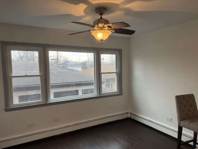 $2,300 | 15214 Woodlawn Avenue, Unit 1, Dolton, IL 60419