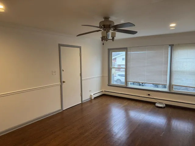 $2,300 | 15214 Woodlawn Avenue, Unit 1, Dolton, IL 60419