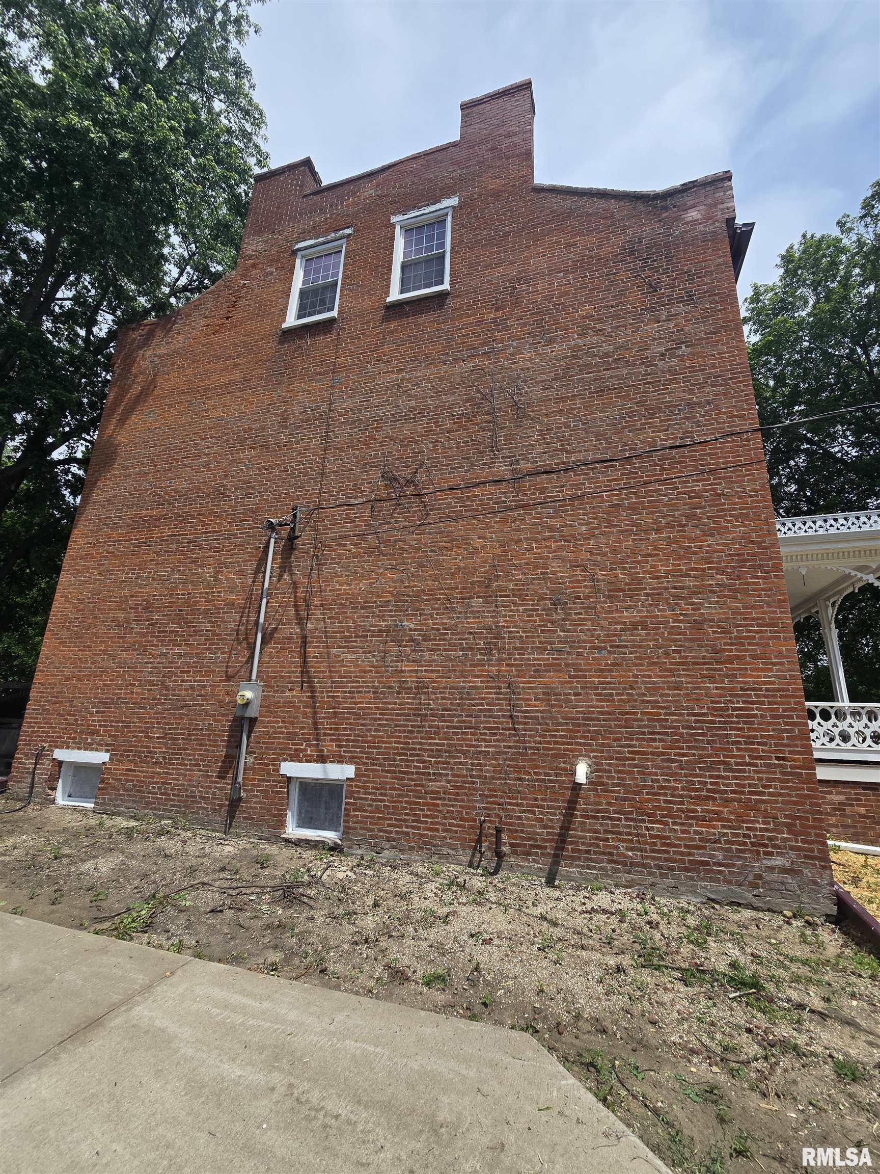 239 West Chestnut Street Canton, IL 61520 - Photo 80 of 83