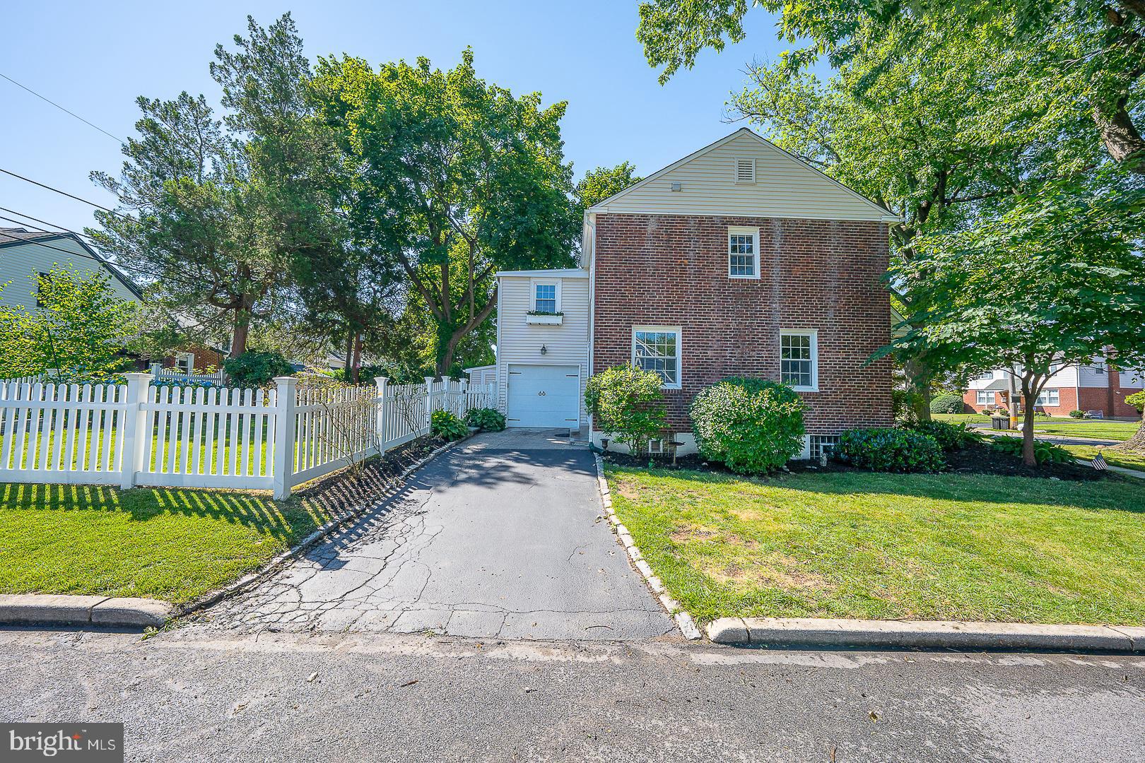 321 Earlington Road Havertown, PA 19083 - Photo 35 of 40 Driveway with Garage