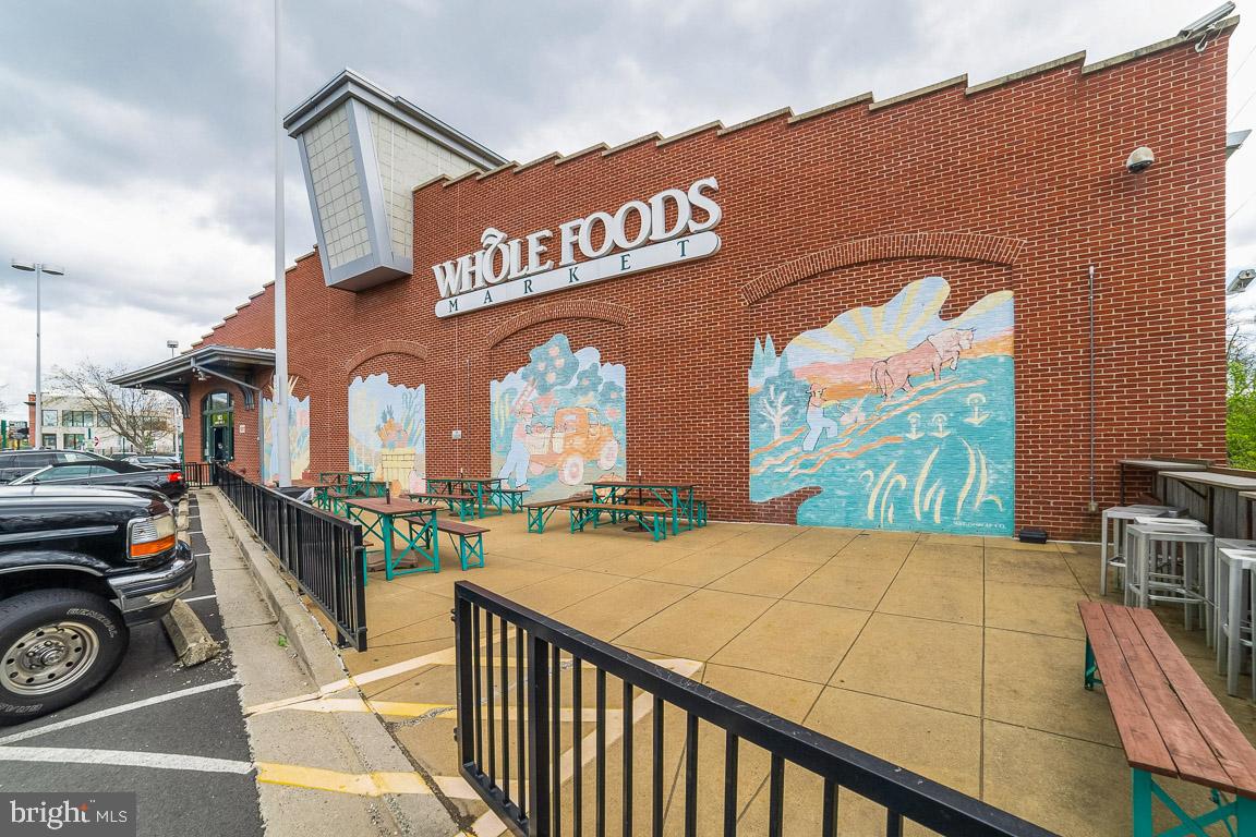 2944 Edgelea Road Vienna, VA 22181 - Photo 53 of 57 Vienna Whole Foods