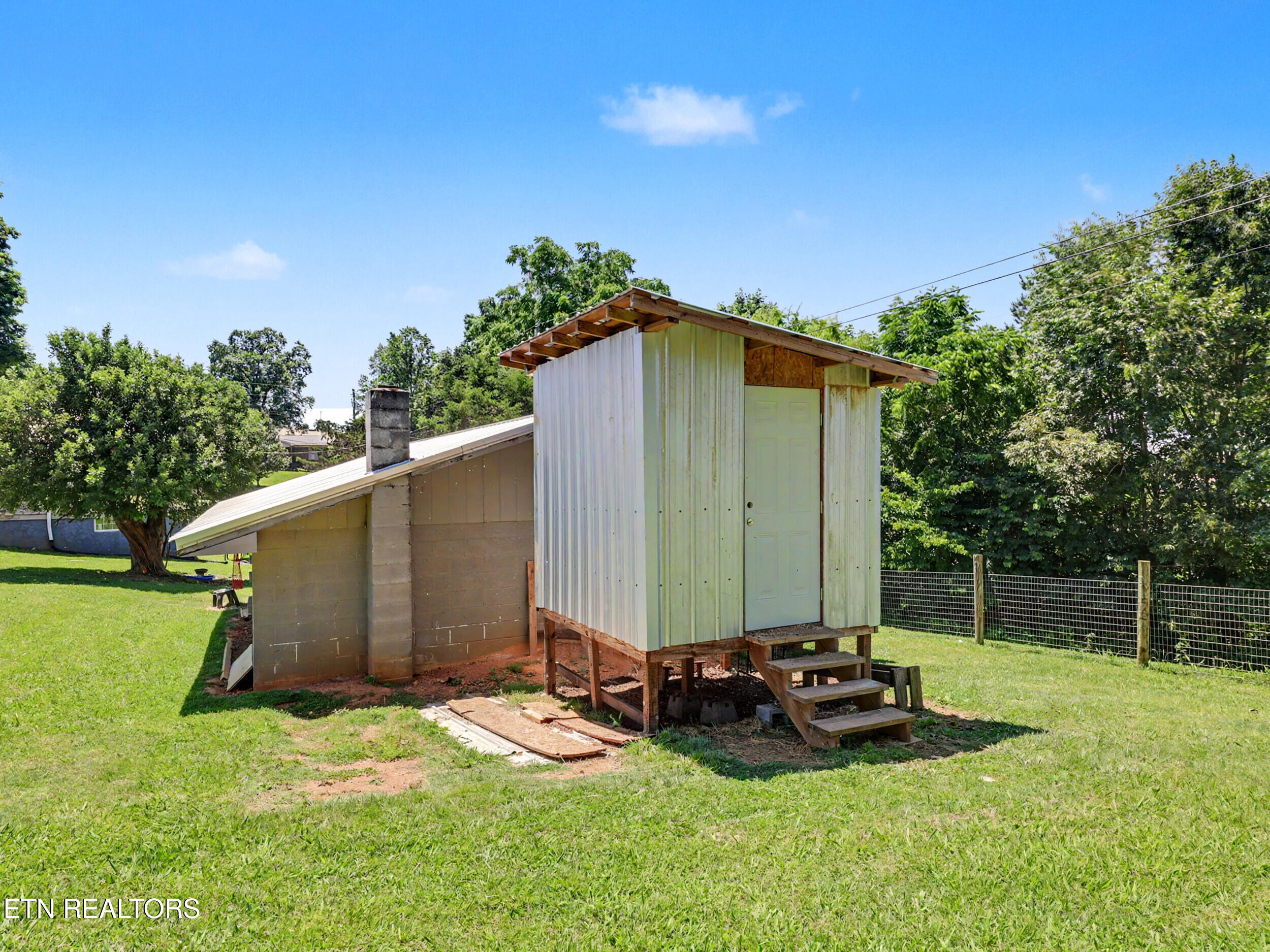 848 Lakeshore Road Talbott, TN 37877 - Photo 44 of 51 Bring the animals