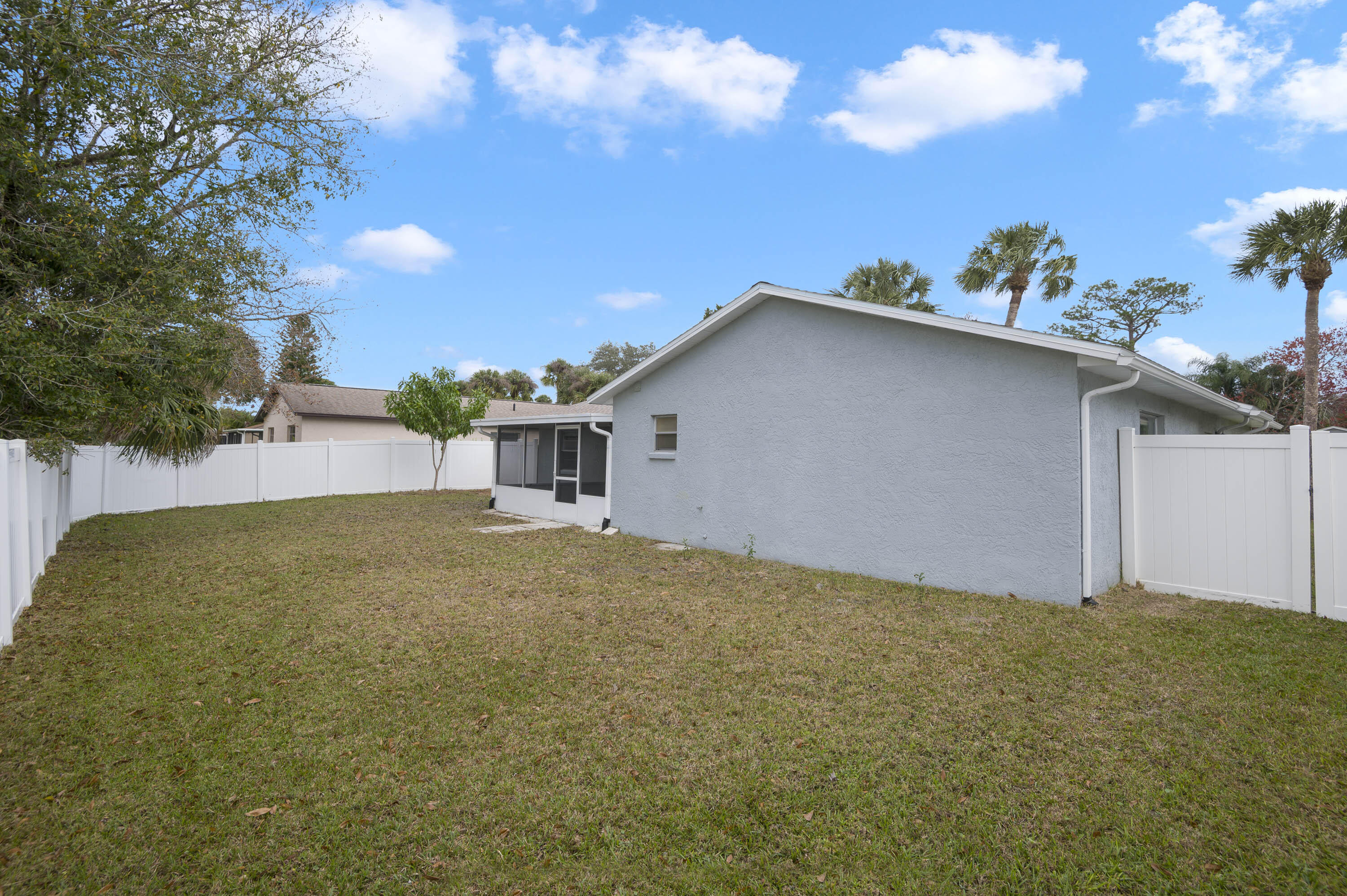 2331 Scotland Road Cocoa, FL 32926 - Photo 18 of 20 a view of a house with a backyard