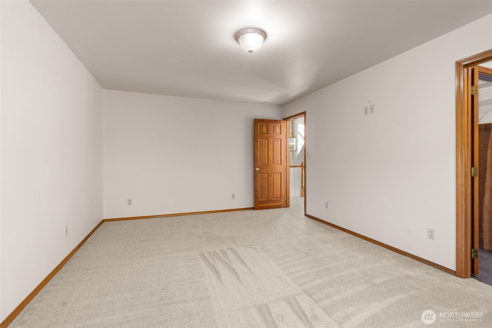 125 Mill Creek Road Raymond, WA 98577 - Photo 22 of 40 an empty room with window