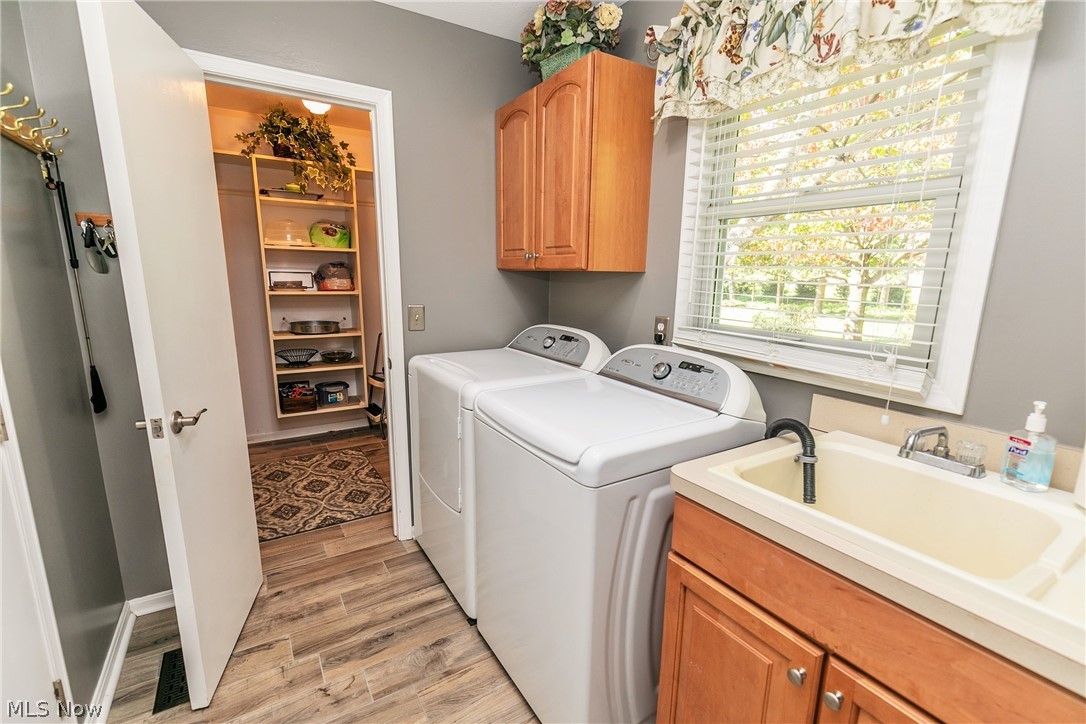 664 Miner Road Cleveland, OH 44143 - Photo 17 of 35