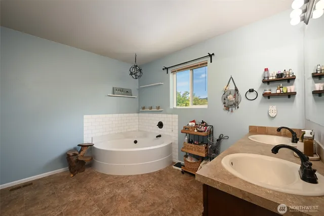 $640,000 | 1114 Ross Avenue Northwest, Orting, WA 98360