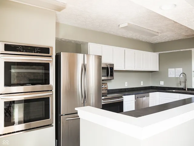 $875,000 | 10601 Cumberland Road, Fishers, IN 46037