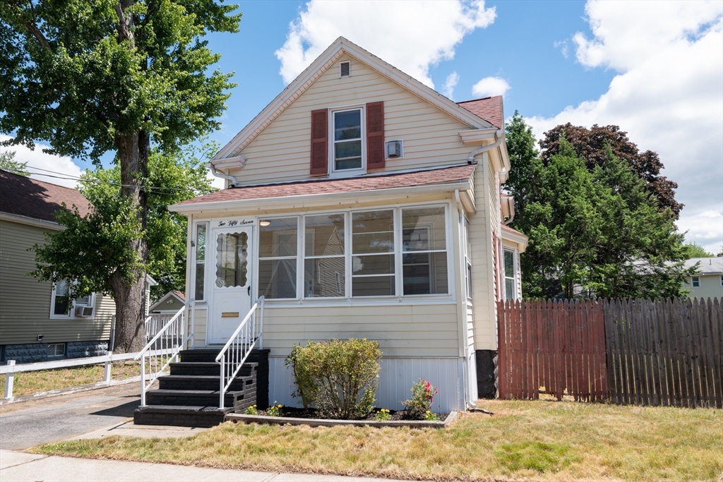 257 Redlands Street Springfield, MA 01104 - Photo 3 of 21