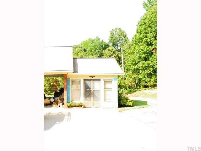 Wired workshop/office is 13x27 with separate air conditioner unit,great space
