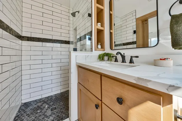 a view of a back yard of the house