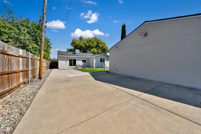 $575,000 | 424 Stanford Avenue, Roseville, CA 95678