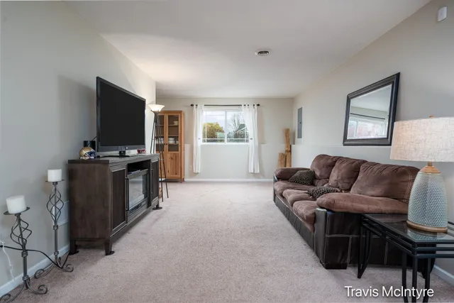 $345,000 | 850 Cosby Way Drive, Sparta, MI 49345