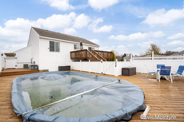 $345,000 | 850 Cosby Way Drive, Sparta, MI 49345