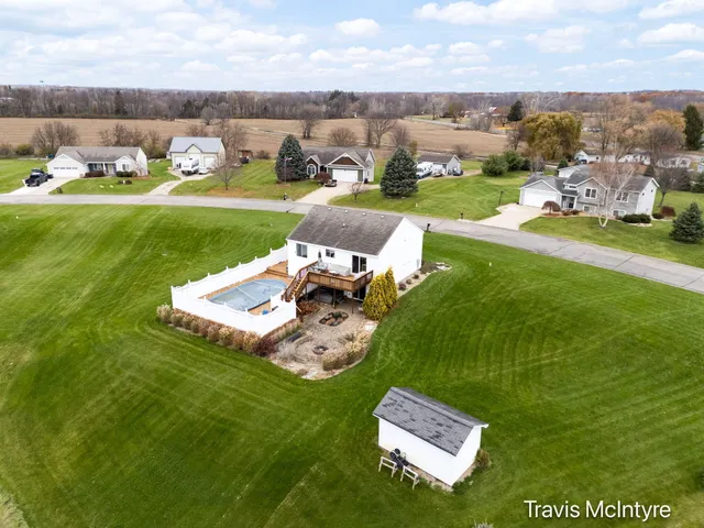 $345,000 | 850 Cosby Way Drive, Sparta, MI 49345