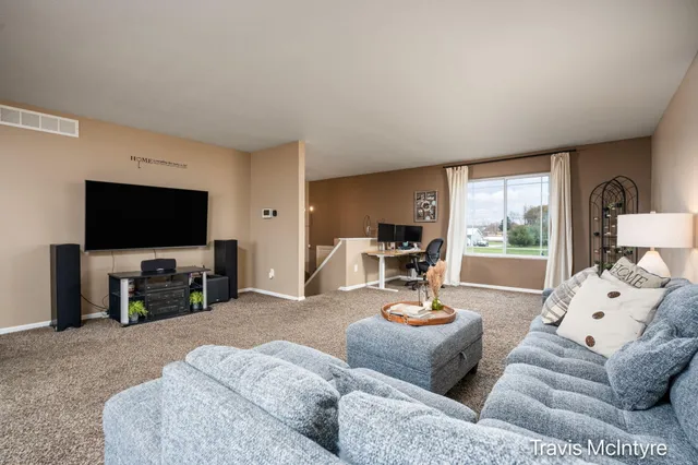 $345,000 | 850 Cosby Way Drive, Sparta, MI 49345