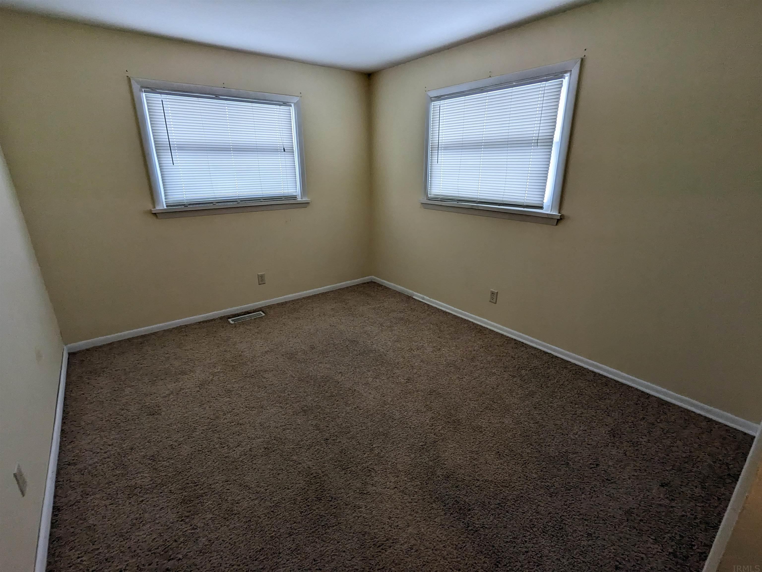 9432 Auburn Road Fort Wayne, IN 46825 - Photo 11 of 18