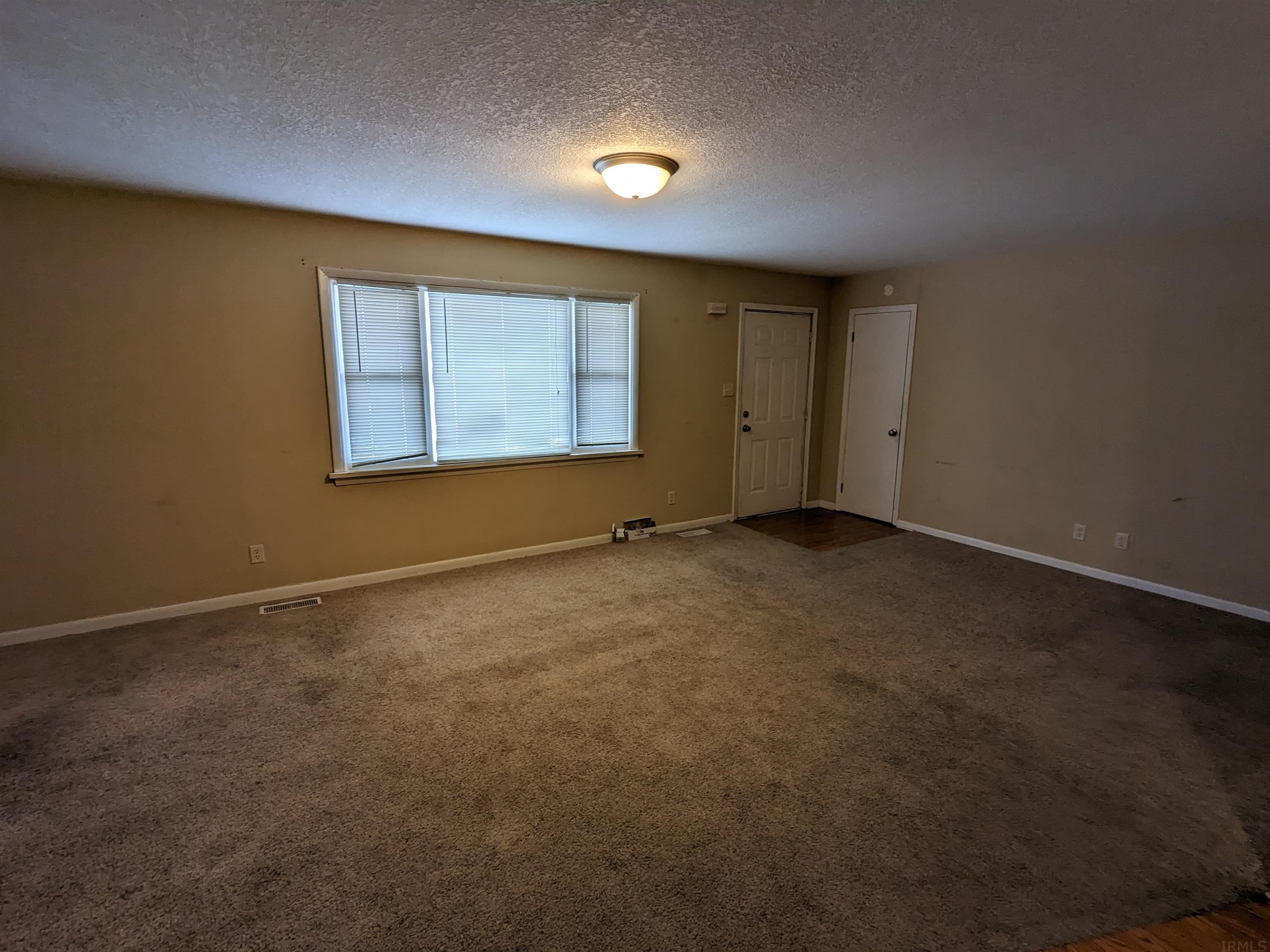 9432 Auburn Road Fort Wayne, IN 46825 - Photo 4 of 18