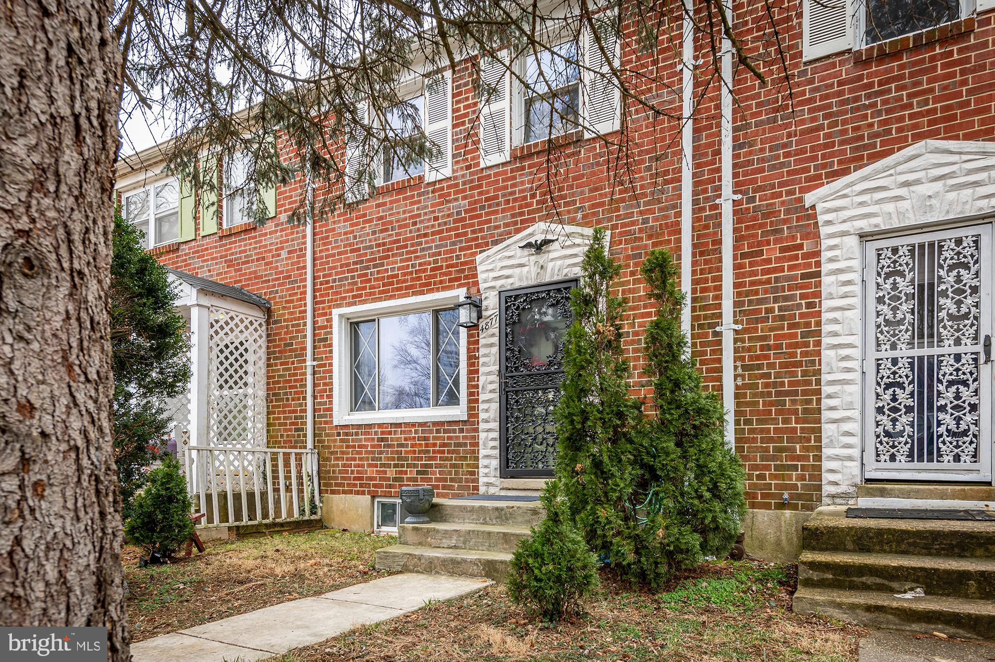 4877 Melbourne Road Baltimore, MD 21229 - Photo 3 of 32 Front of home