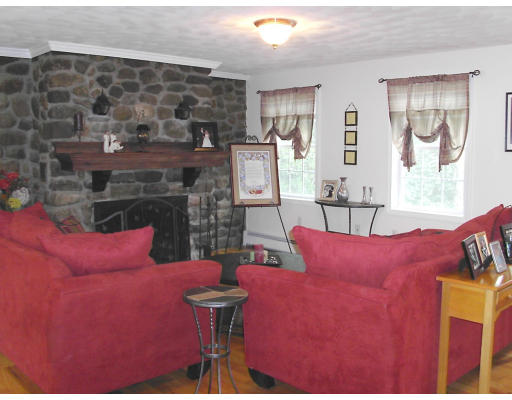 311 Locust Street Danvers, MA 01923 - Photo 4 of 15