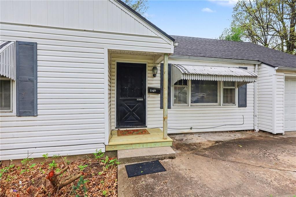 7723 Sni A Bar Road Kansas City, MO 64129 - Photo 4 of 20