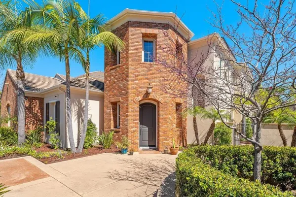 a view of a livingroom with furniture and window