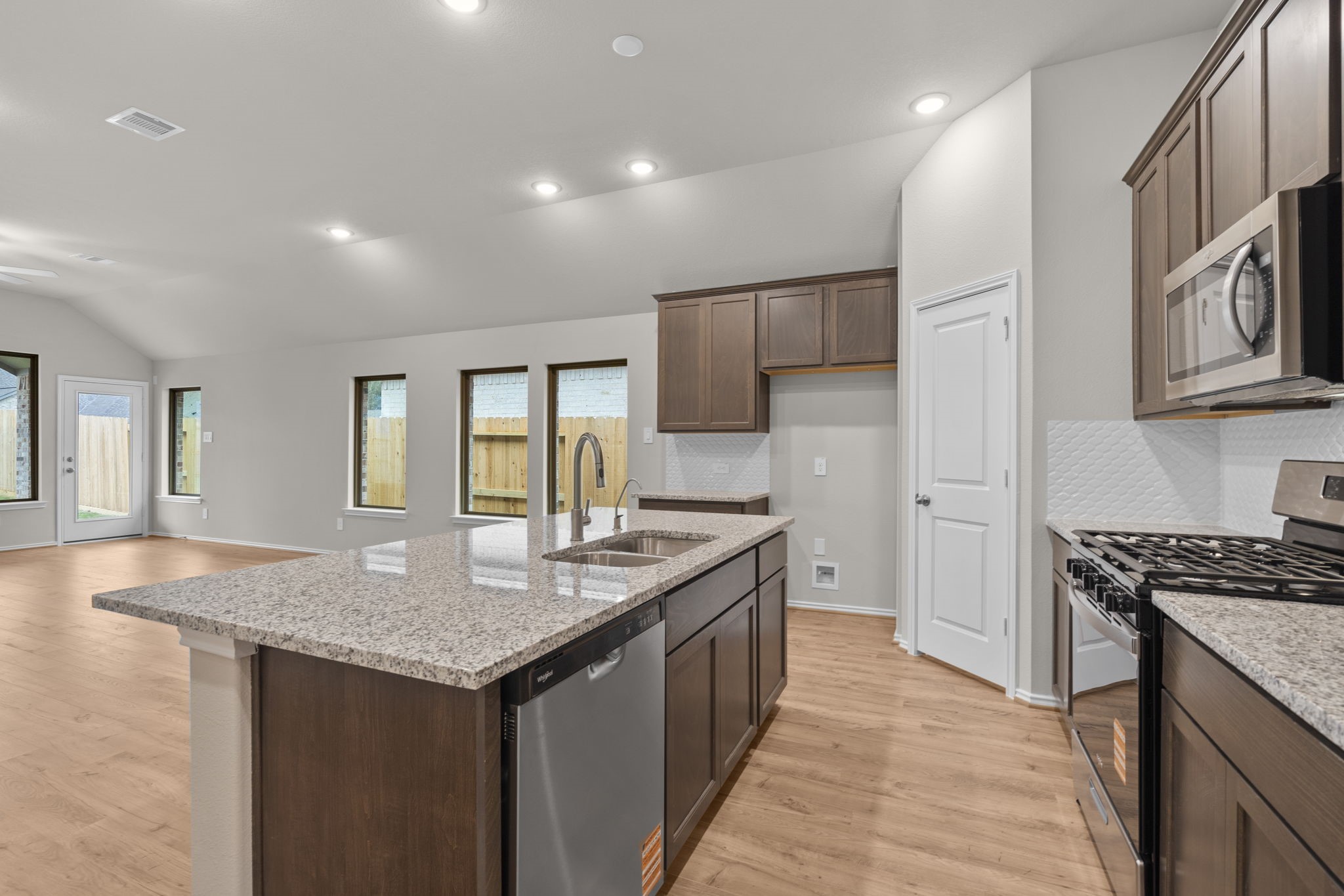 9623 Mount Brewer Lane Porter, TX 77365 - Photo 6 of 38