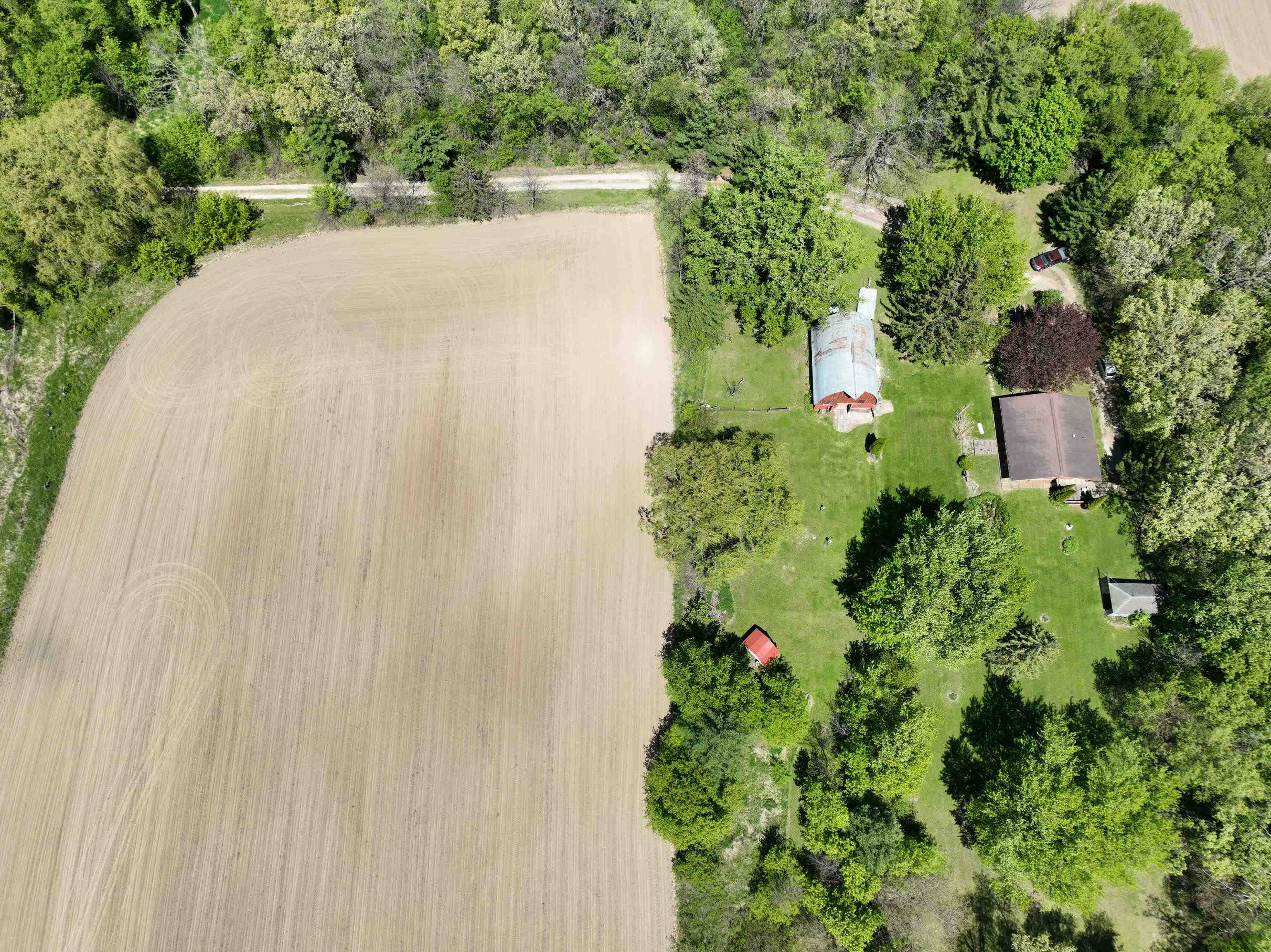 2112 Utica Road Cambridge, WI 53523 - Photo 37 of 52