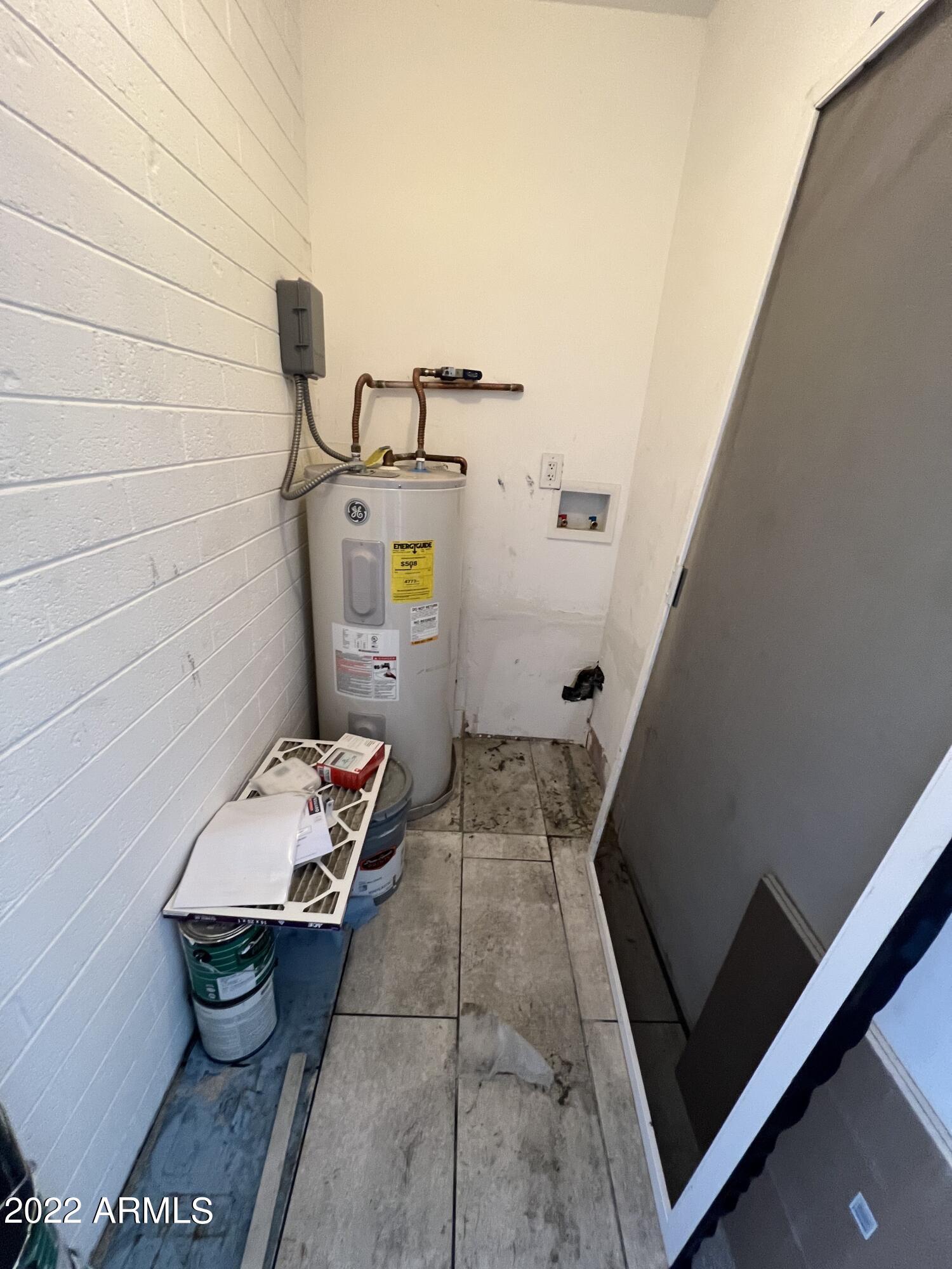 1250 East Bethany Home Road, Unit 17 Phoenix, AZ 85014 - Photo 22 of 25 a bathroom with a toilet and a sink