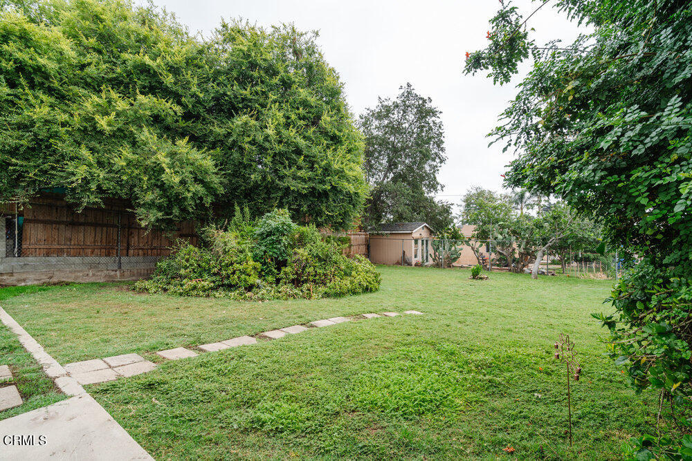 126 West Pine Street Altadena, CA 91001 - Photo 18 of 21 a big yard with lots of green space and plants