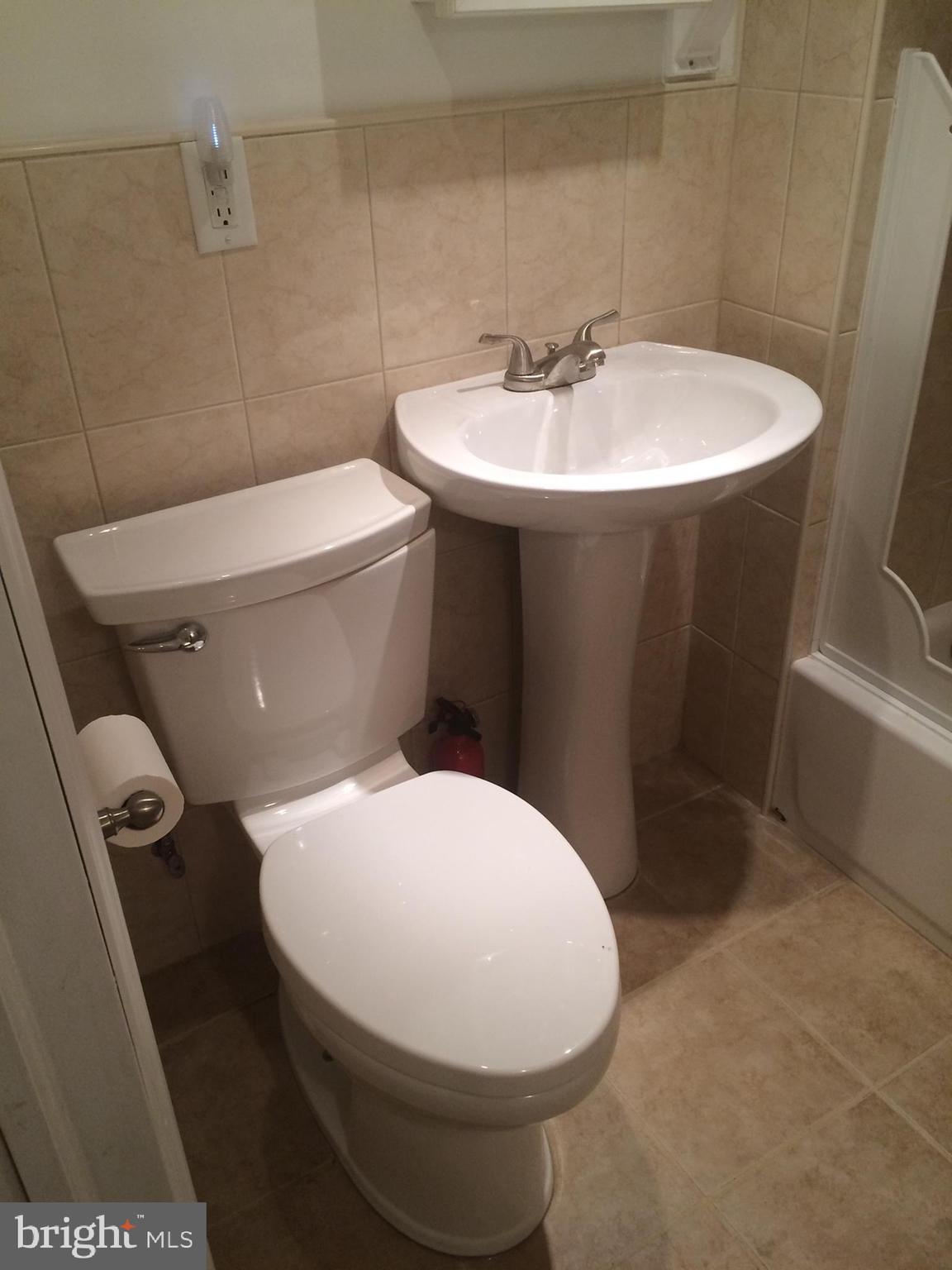 291 Ridgeway Terrace Philadelphia, PA 19116 - Photo 2 of 27 Gallery Image 2