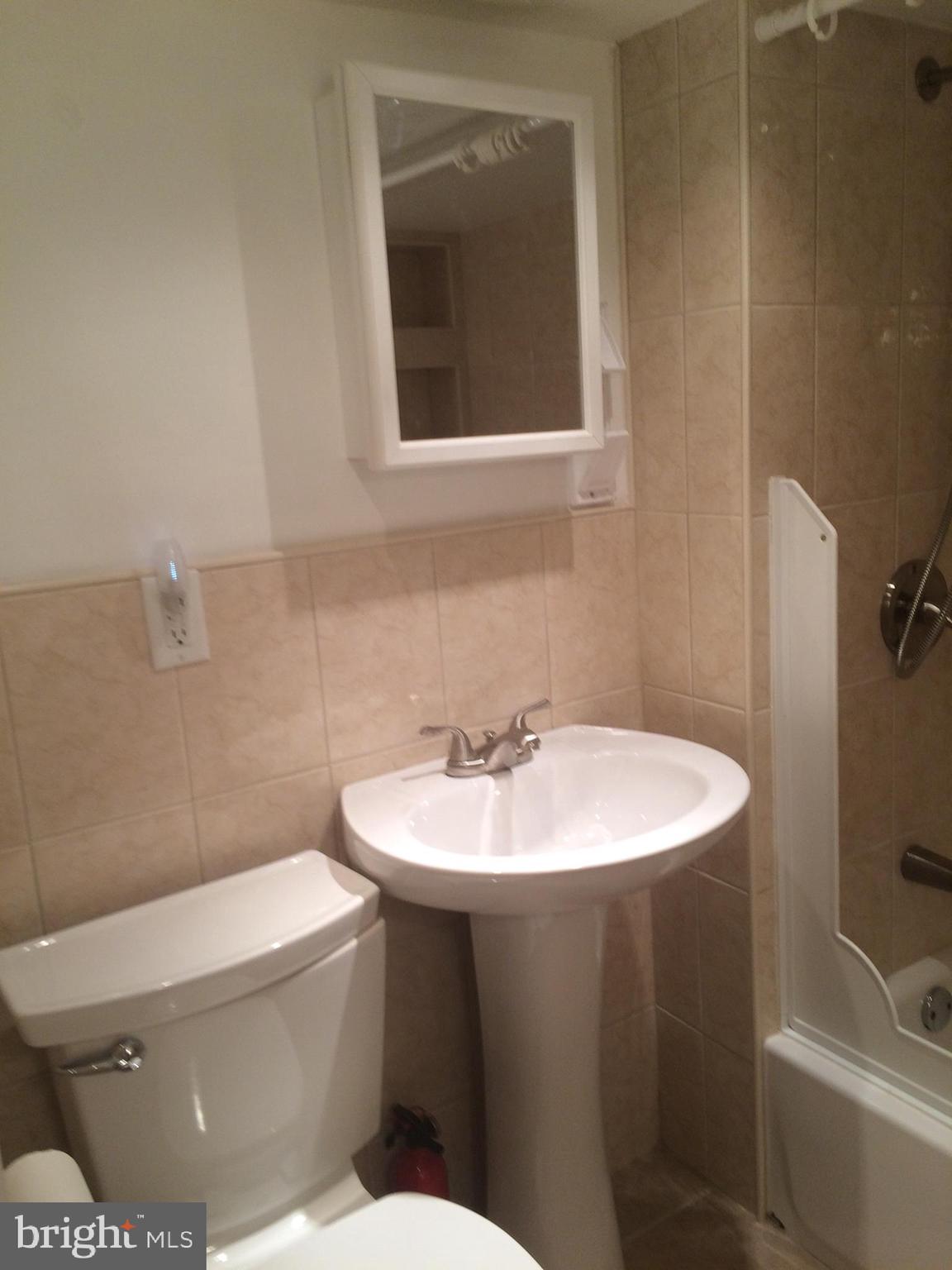 291 Ridgeway Terrace Philadelphia, PA 19116 - Photo 3 of 27 Gallery Image 3