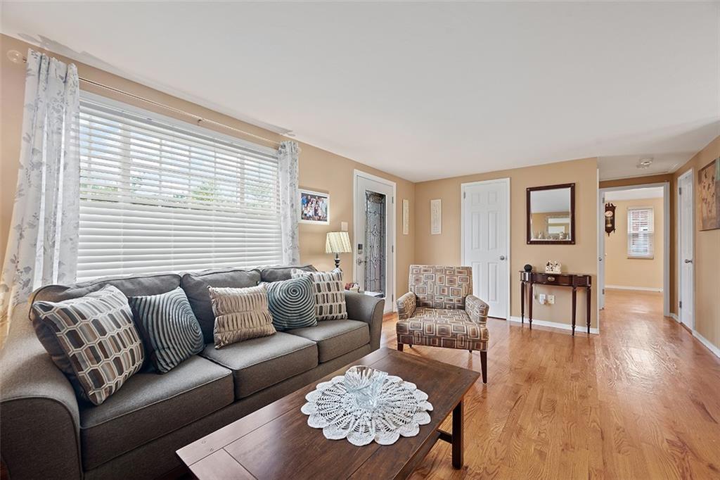 5158 Grove Road Pittsburgh, PA 15236 - Photo 6 of 31 Gallery Image 6