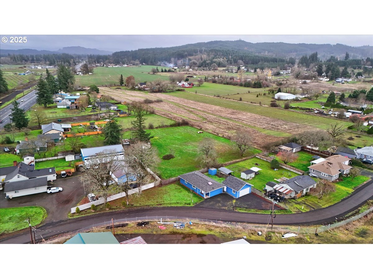 75 Sturtevant Road Lebanon, OR 97355 - Photo 4 of 16 Gallery Image 4