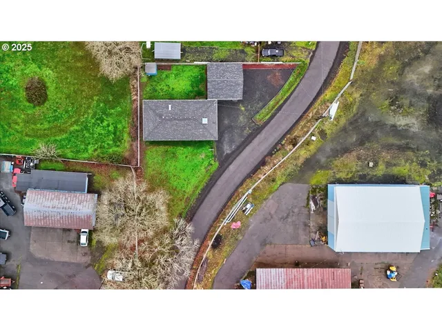 a view of a outdoor space